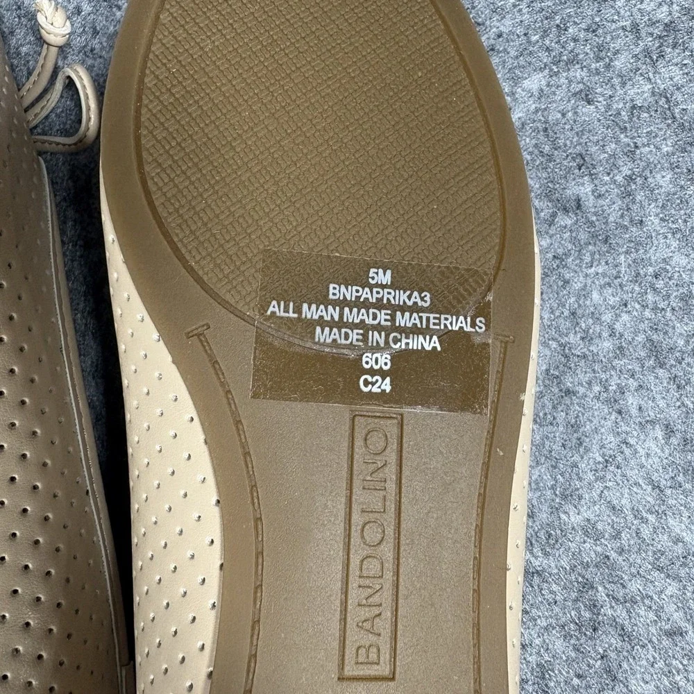 Bandolino step out
